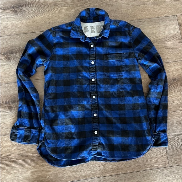 uniclo Tops - Uniclo Buffalo Plaid Shirt